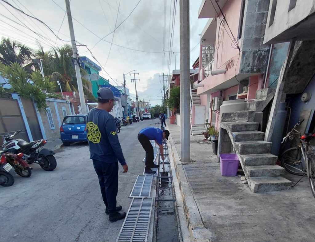 Gobierno de Isla Mujeres refuerza acciones preventivas ante posibles lluvias asociadas a Isaías 3 3498675F 74DD 450D 84F4 F116A8DDD65F
