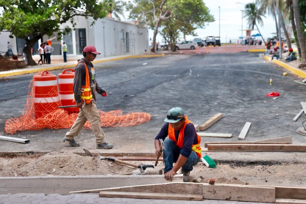 Atenea Gómez supervisa avances de la nueva Casa de la Cultura de Isla Mujeres 2 F2D9FE1B EF98 449A A6AC 974D7DA7A6C7